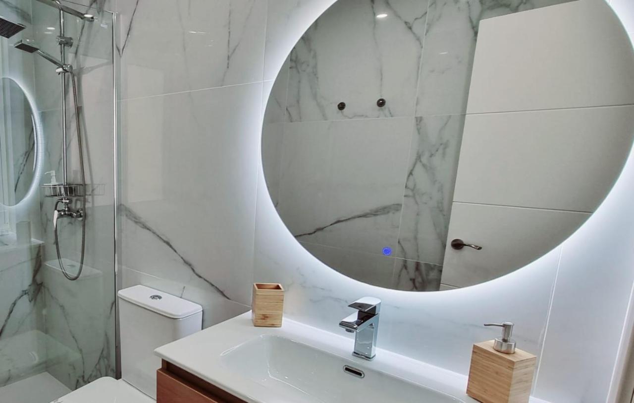 Gleaming & Well Located Apartment In Malaga Center المظهر الخارجي الصورة